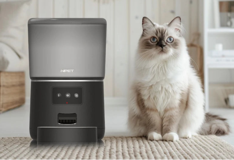 PetPal Smart Feeder™ – Feed Your Pets Anytime, Anywhere
